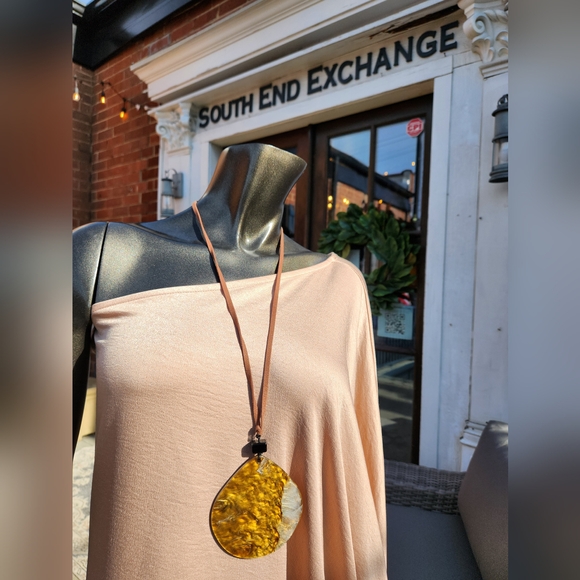 ✨️New to the Boutique! Adjustable Goldtone and Brown Necklace -Double-sided✨️ - Picture 14 of 16